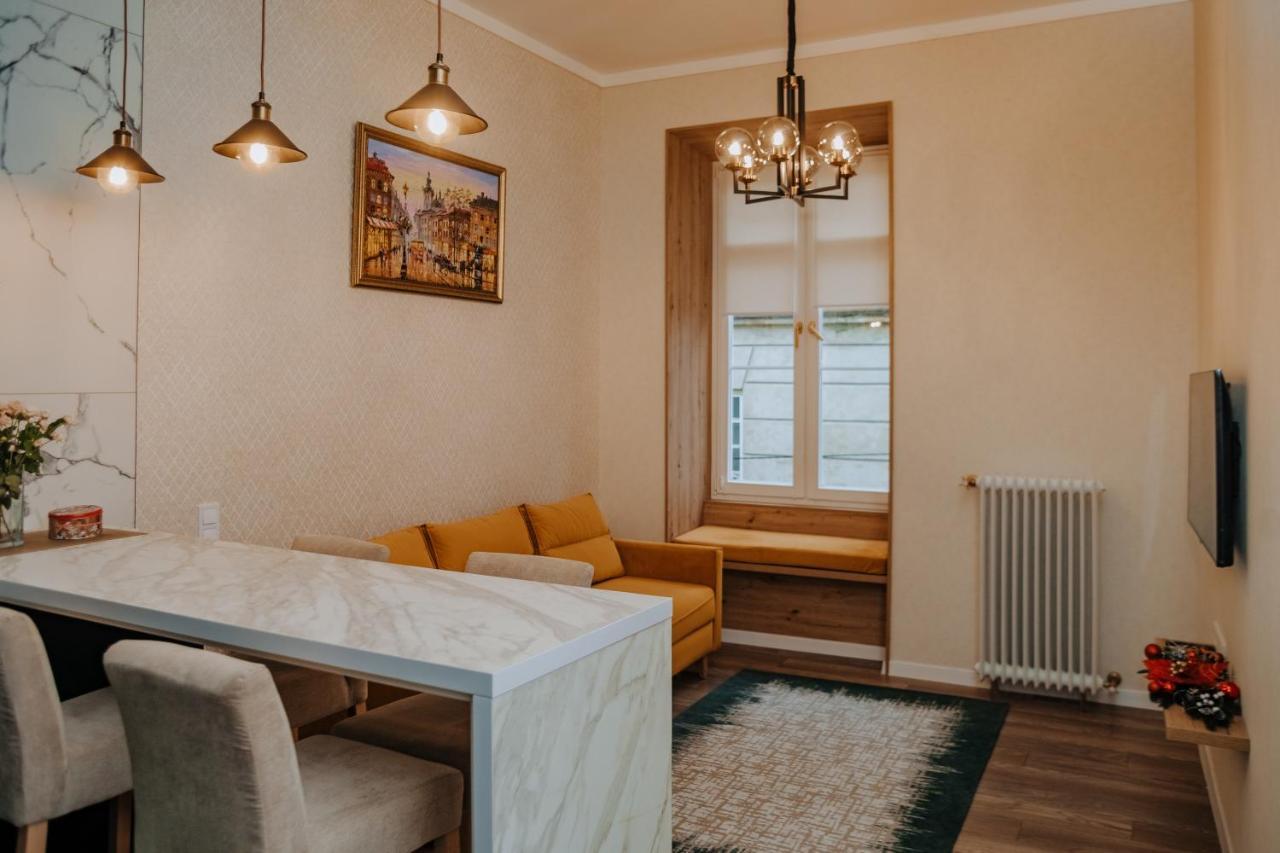 V.I.P Apartments Dominikanos Lwów Zewnętrze zdjęcie