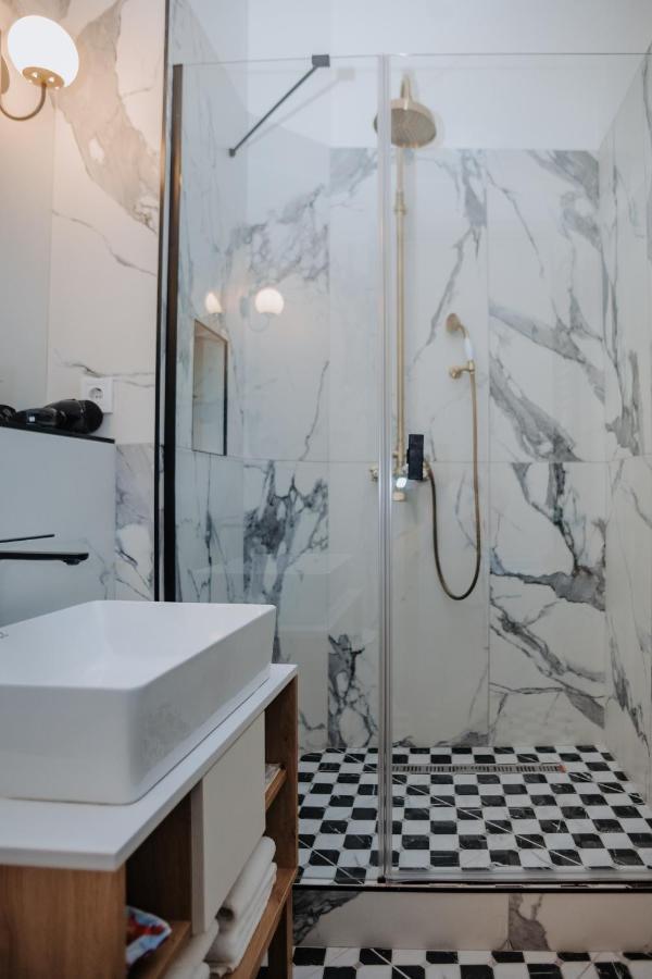 V.I.P Apartments Dominikanos Lwów Zewnętrze zdjęcie
