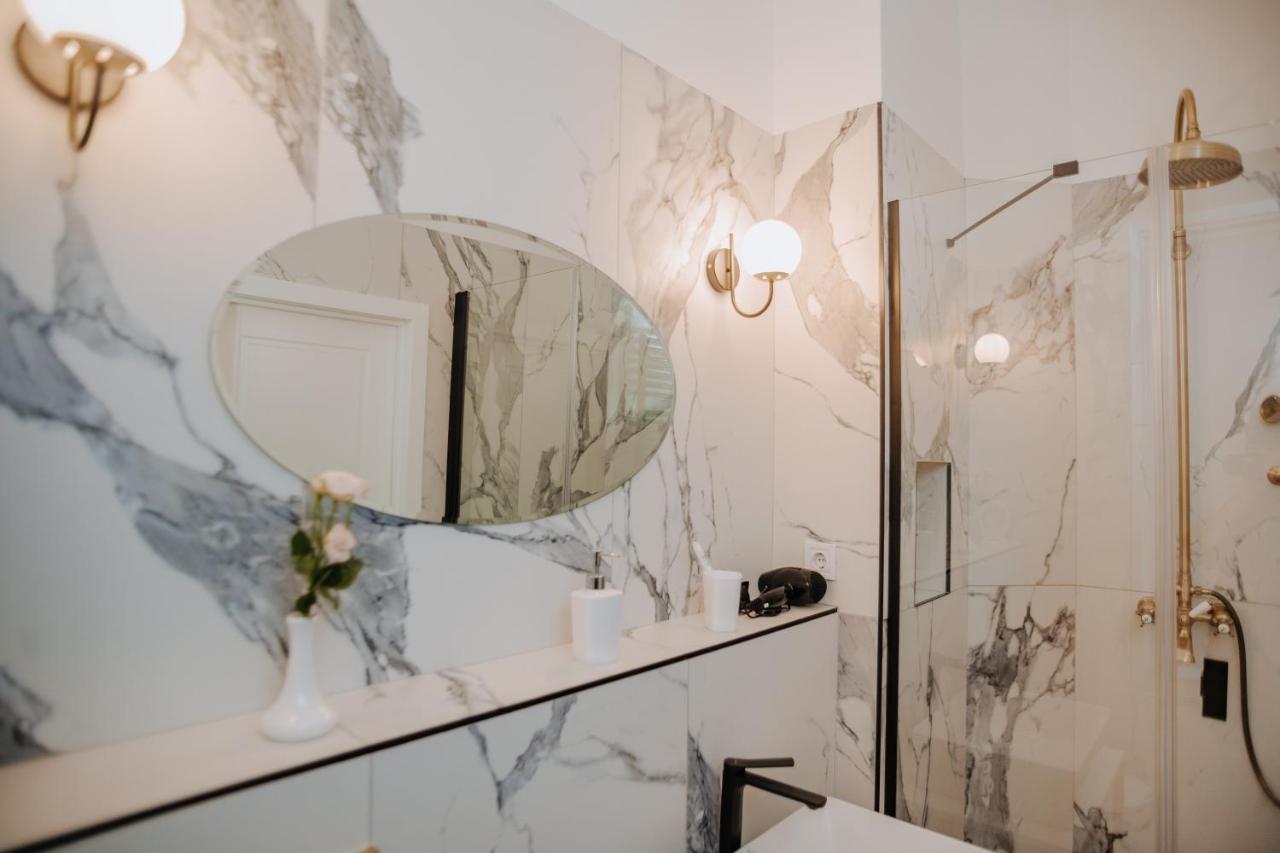 V.I.P Apartments Dominikanos Lwów Zewnętrze zdjęcie