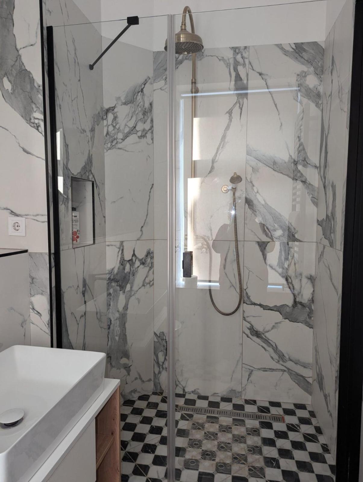 V.I.P Apartments Dominikanos Lwów Zewnętrze zdjęcie