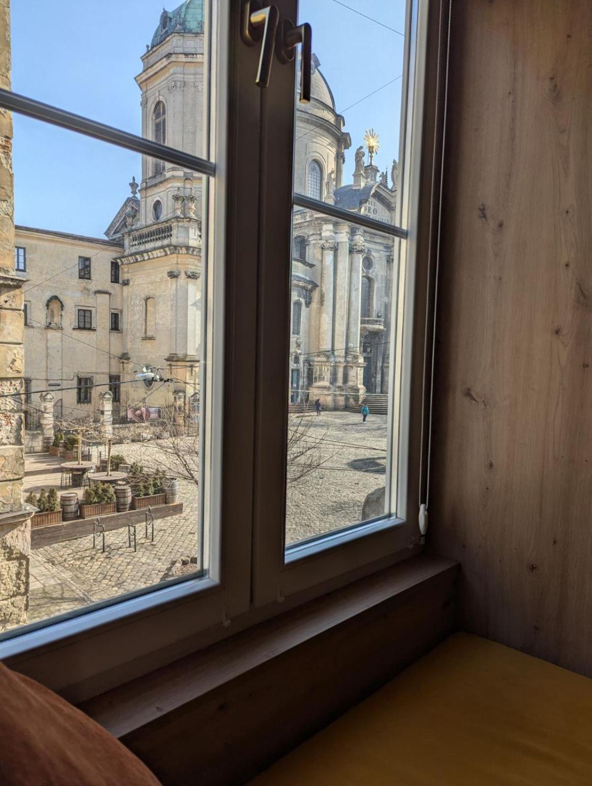 V.I.P Apartments Dominikanos Lwów Zewnętrze zdjęcie